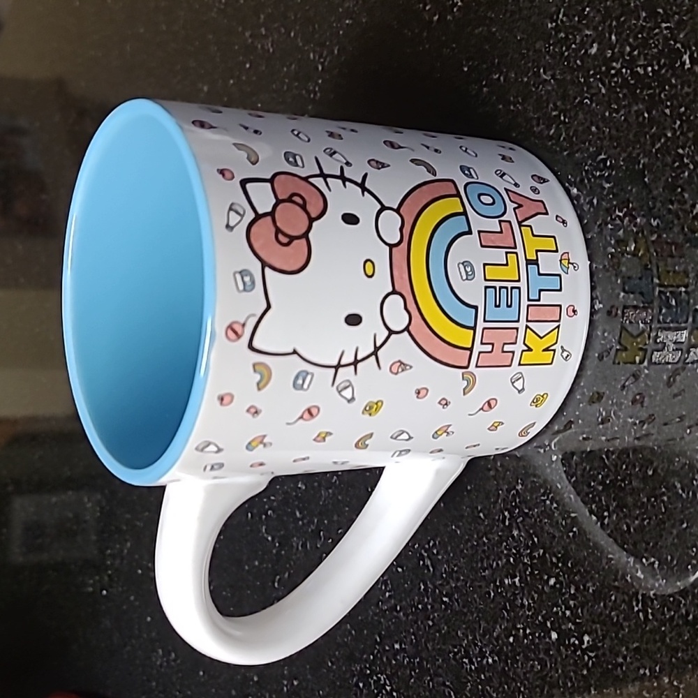Hello Kitty Mug - Picture 2 of 6